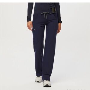 FIGS Kade Cargo style scrub pants